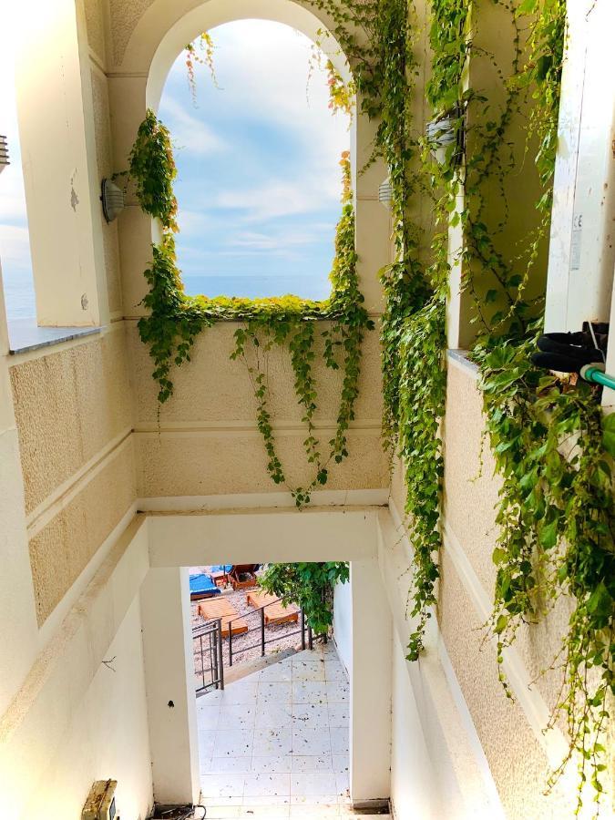 Sound Of The Sea Apartment Sveti Stefan Εξωτερικό φωτογραφία
